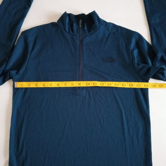 The North Face 1/4 zip  FlashDry Long-Sleeve T-Shirt - Picture 3 of 7